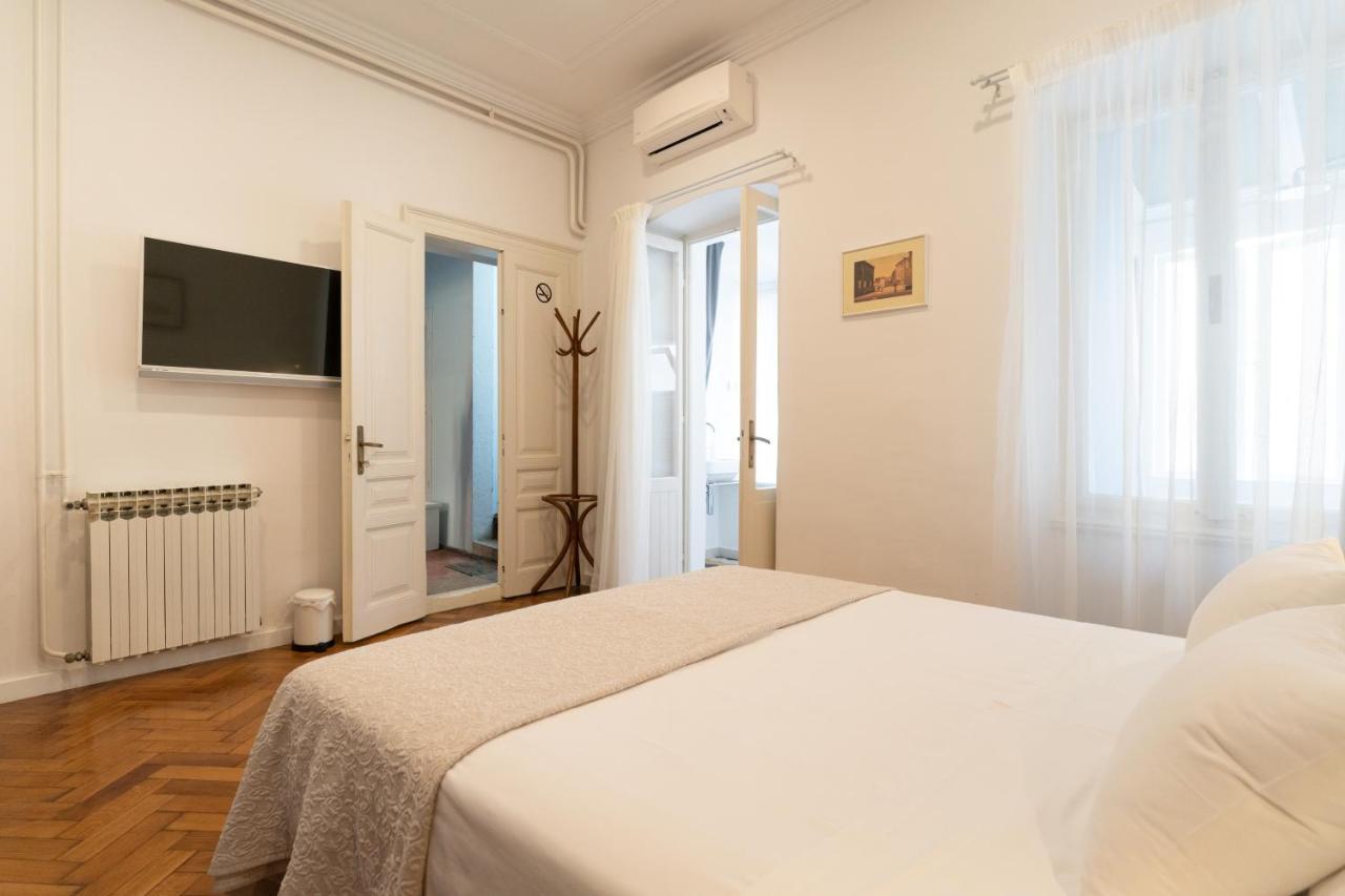 Mimi Carera Apartment & Room Ровінь Екстер'єр фото