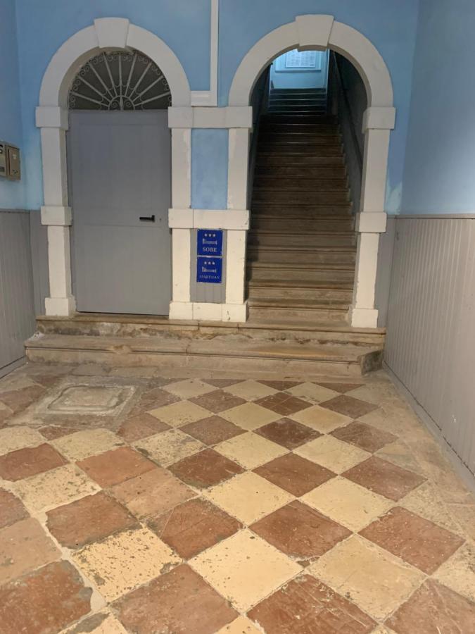 Mimi Carera Apartment & Room Ровінь Екстер'єр фото